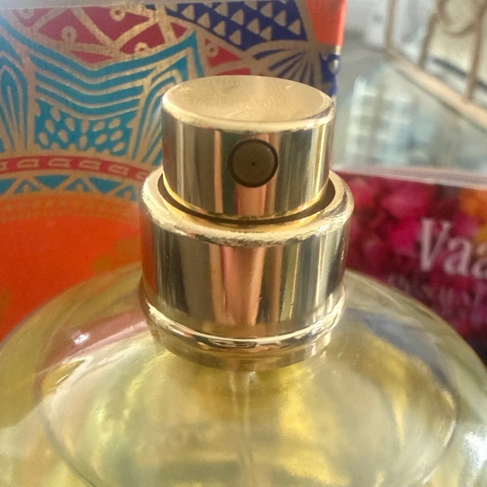 Penhaligon's Vaara Eau De Parfum Spray (Unisex) - Picture 8 of 16